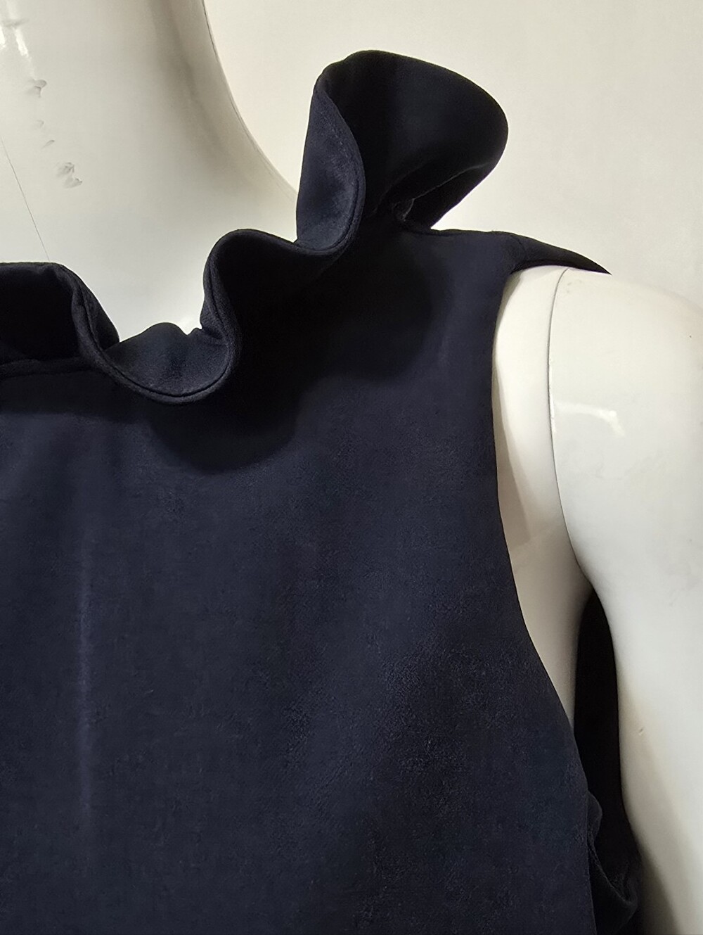 Tuckernuck Navy Mason Ruffle Mock Neck Tank Blouse - Picture 5 of 10